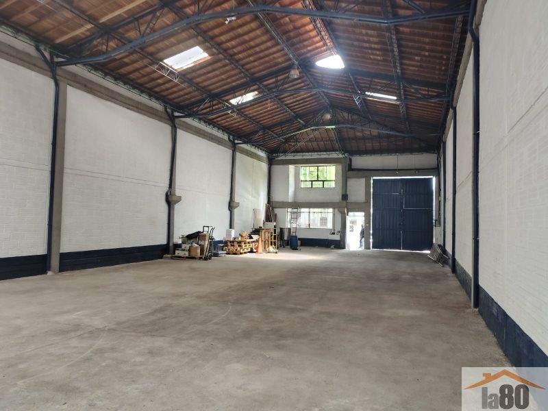 Bodega en arriendo Antioquia Medellín Ecoparque Cerro El Volador 340 m2 Habitaciones 0 Baños 2 Garajes 0 Precio $23000000