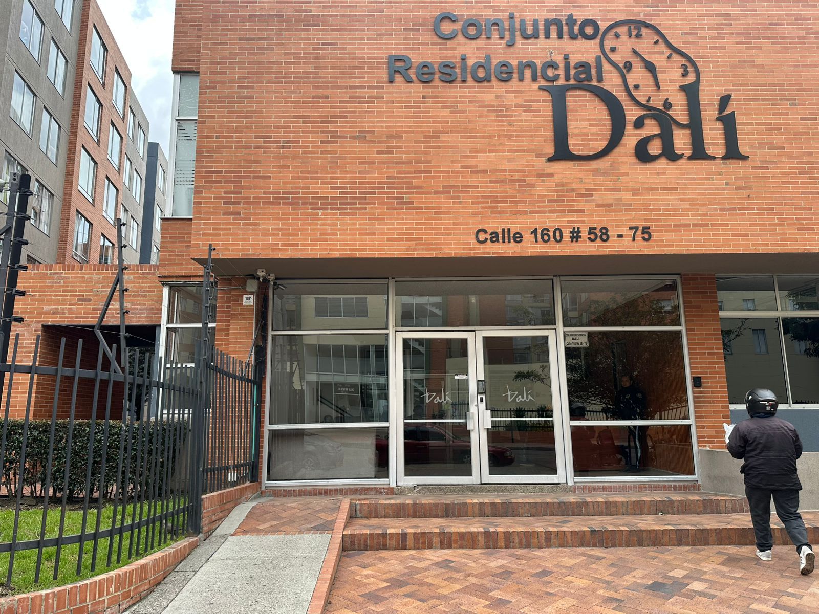 Apartamento en venta Cundinamarca Bogotá Cjr Dali 51 m2 Habitaciones 3 Baños 1 Garajes 0 Precio $265000000