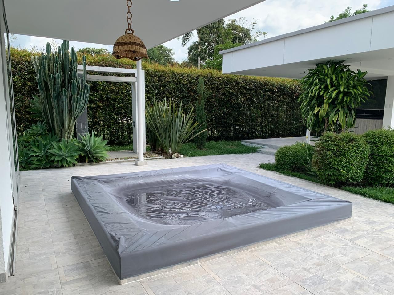 Casa Campestre en arriendo o venta Risaralda Pereira Tinajas 435 m2 Habitaciones 3 Baños 5 Garajes 4 Precio venta $2200000000 Precio arriendo $9200000