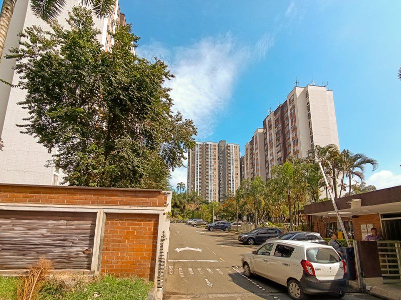 Apartamento en arriendo Antioquia Medellín El Rincon 65 m2 Habitaciones 3 Baños 2 Garajes 0 Precio $1800000