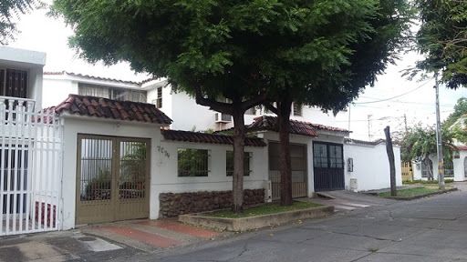 Casa en arriendo Cundinamarca Girardot Miraflores 205 m2 Habitaciones 5 Baños 4 Garajes 2 Precio $3000000