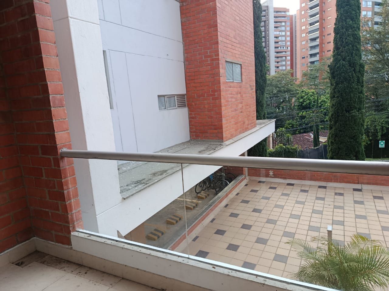 Apartamento en arriendo Antioquia Envigado Trianon 100 m2 Habitaciones 3 Baños 2 Garajes 1 Precio $4100000
