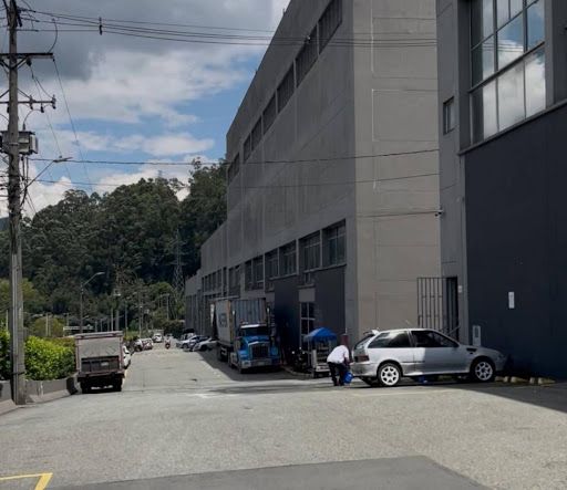 Bodega en arriendo Antioquia La Estrella Caquetá 240 m2 Habitaciones 0 Baños 4 Garajes 4 Precio $15000000