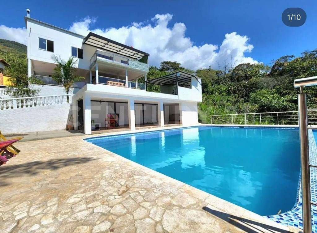 Finca en venta Antioquia Barbosa Barbosa 642 m2 Habitaciones 5 Baños 5 Garajes 6 Precio $1568000000