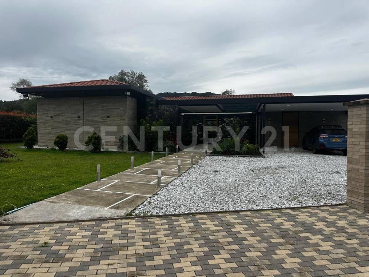 Casa en venta Antioquia La Ceja La Ceja 356 m2 Habitaciones 3 Baños 4 Garajes 10 Precio $2600000000
