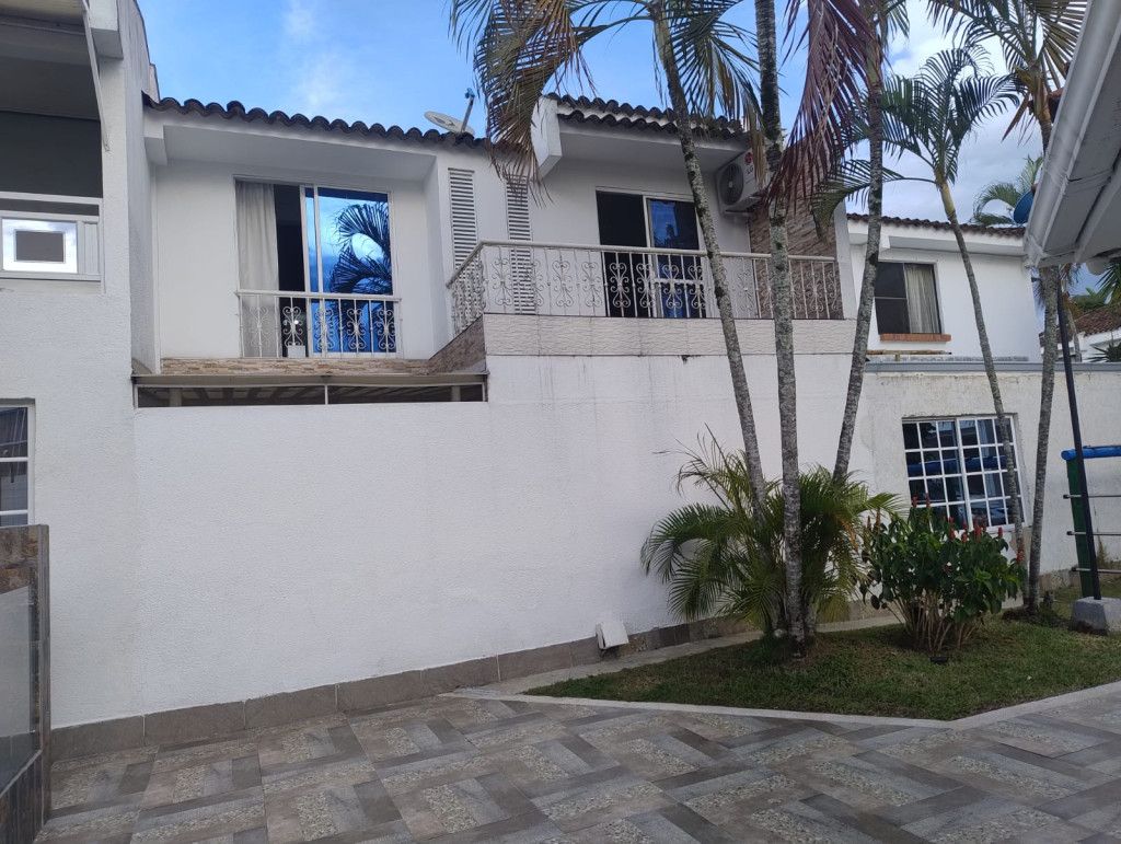 Casa en venta Valle Del Cauca Cali La Hacienda 170 m2 Habitaciones 4 Baños 3 Garajes 3 Precio $798000000