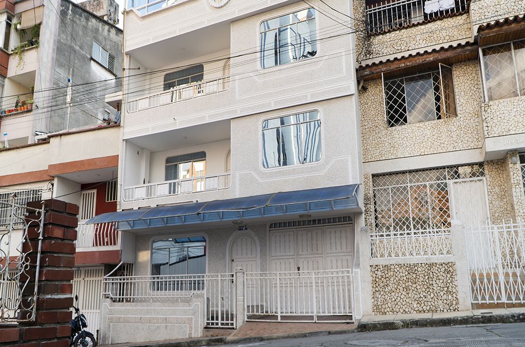 Casa en venta Santander Bucaramanga Asturias 375 m2 Habitaciones 5 Baños 6 Garajes 1 Precio $616000000