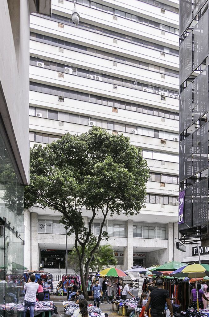 Oficina en venta Santander Bucaramanga Centro 422 m2 Habitaciones 0 Baños 1 Garajes 0 Precio $731000000