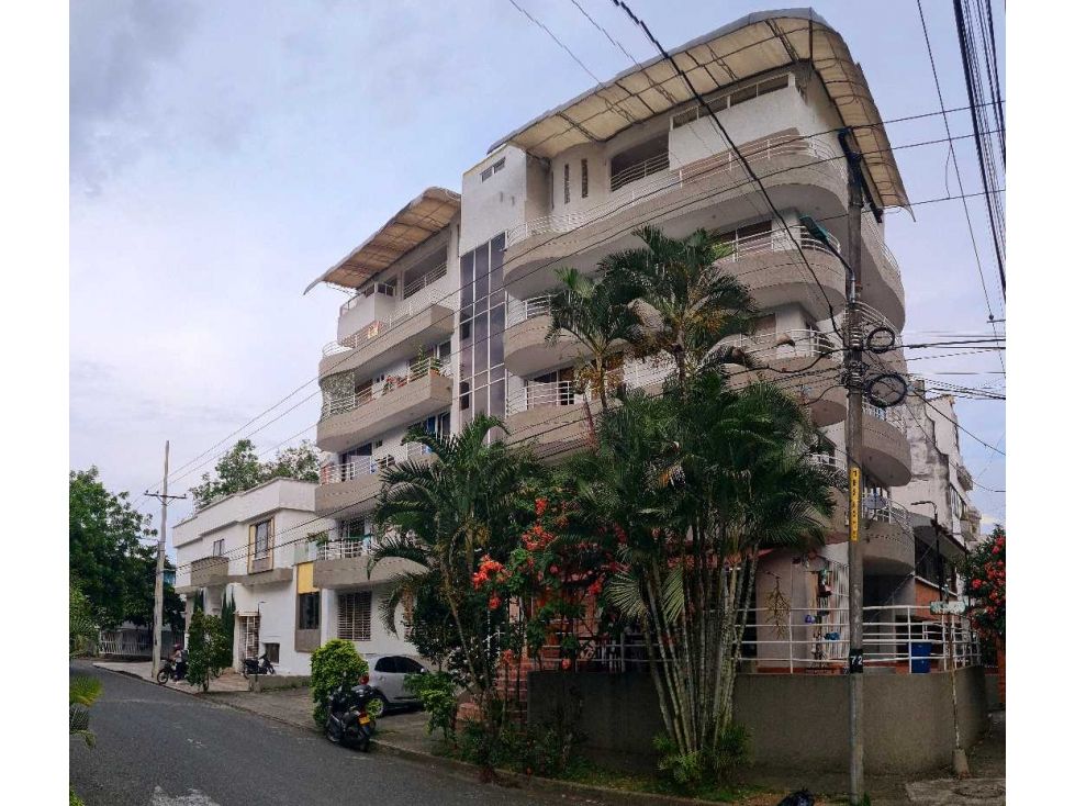 Edificio en venta Valle Del Cauca Cali El Ingenio 1074 m2 Habitaciones 27 Baños 10 Garajes 7 Precio $2599000000