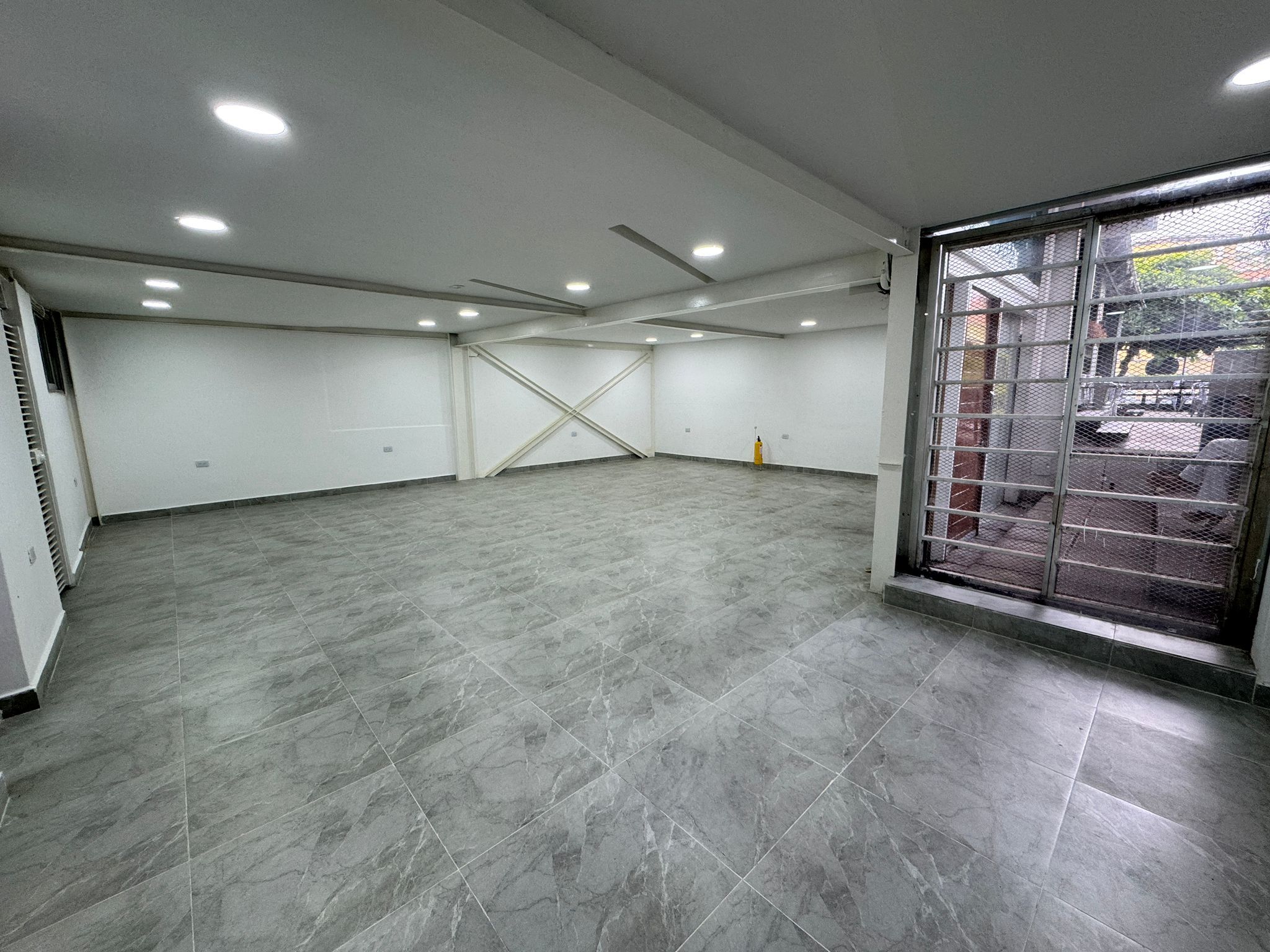 Oficina en arriendo Valle Del Cauca Cali El Peñón 65 m2 Habitaciones 0 Baños 1 Garajes 0 Precio $5500000