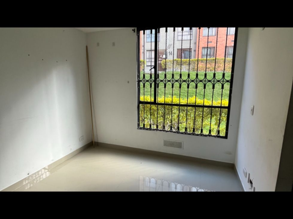 Apartamento en venta Cundinamarca Soacha Cr Clavel Et Ii 49 m2 Habitaciones 3 Baños 1 Garajes 0 Precio $140000000