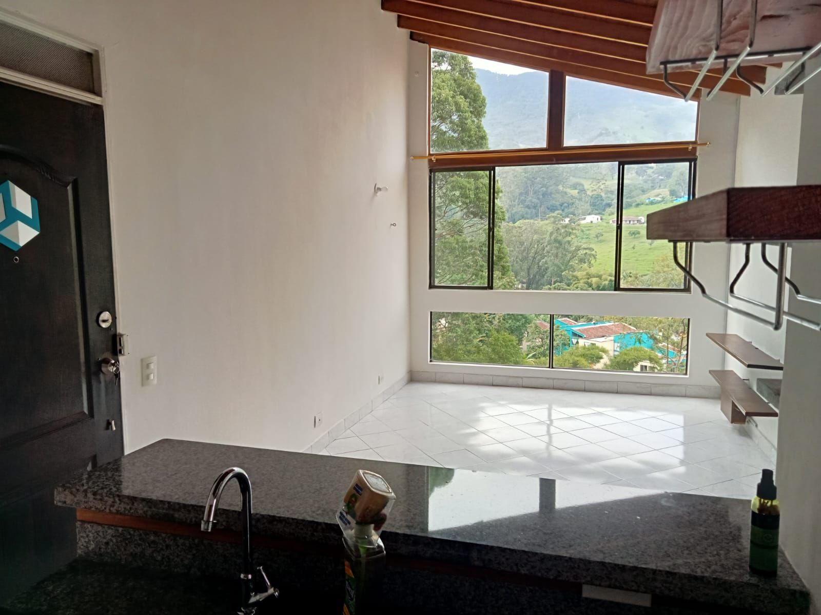 Apartamento en arriendo o venta Antioquia Medellín Naranjitos 60 m2 Habitaciones 3 Baños 2 Garajes 0 Precio venta $220000000 Precio arriendo $1485000