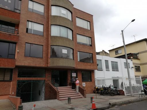 Oficina en arriendo Cundinamarca Bogotá Antiguo Country 220 m2 Habitaciones 0 Baños 4 Garajes 2 Precio $8100000