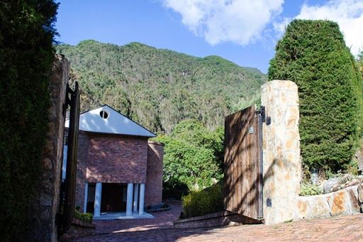 Casa en arriendo Cundinamarca Bogotá Torca 400 m2 Habitaciones 3 Baños 3 Garajes 2 Precio $13200000