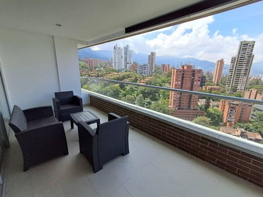 Apartamento en arriendo Antioquia Medellín San Lucas 154 m2 Habitaciones 3 Baños 3 Garajes 2 Precio $11000000