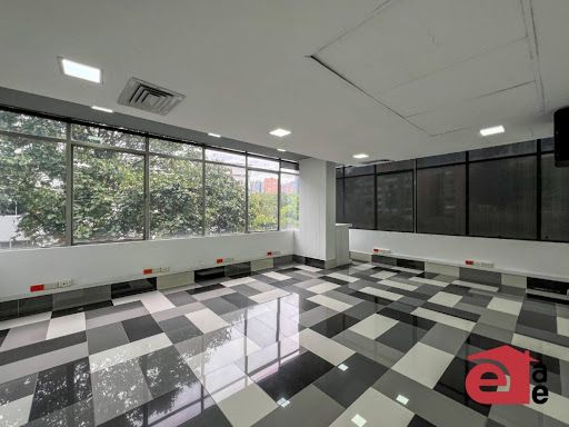 Oficina en arriendo Antioquia Medellín Castropol 123 m2 Habitaciones 0 Baños 1 Garajes 0 Precio $9840000