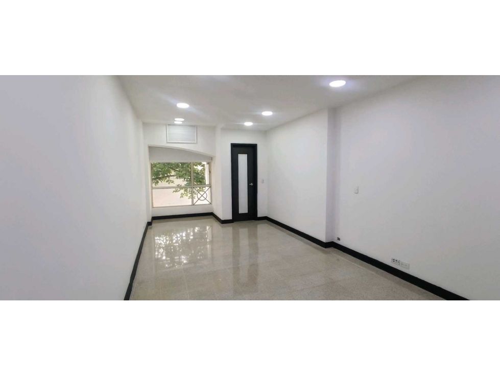 Oficina en arriendo Antioquia Medellín Diego Echavarria 26 m2 Habitaciones 0 Baños 1 Garajes 0 Precio $3700000