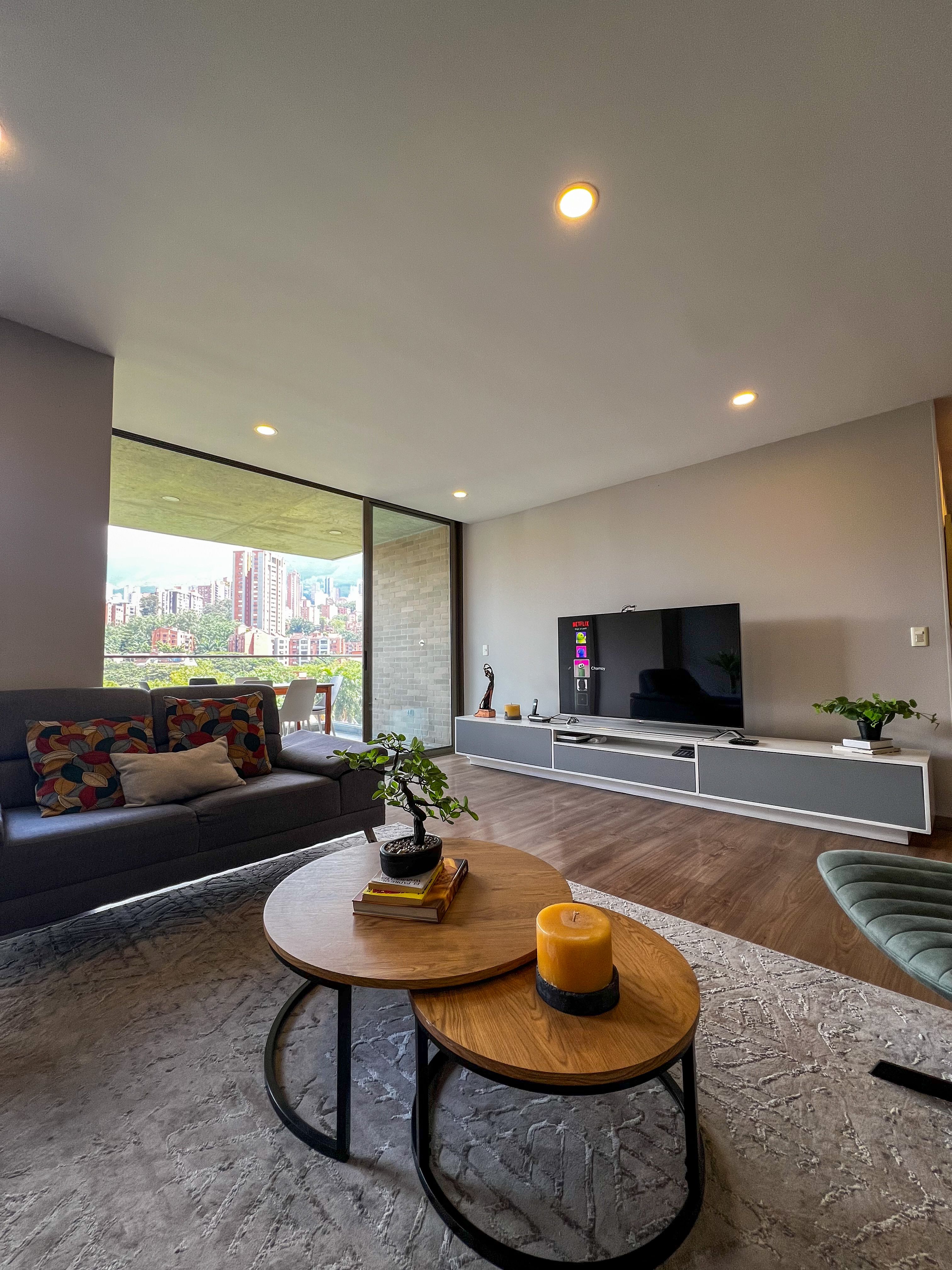 Apartamento en arriendo Antioquia Envigado Zúñiga 140 m2 Habitaciones 3 Baños 4 Garajes 0 Precio $10000000