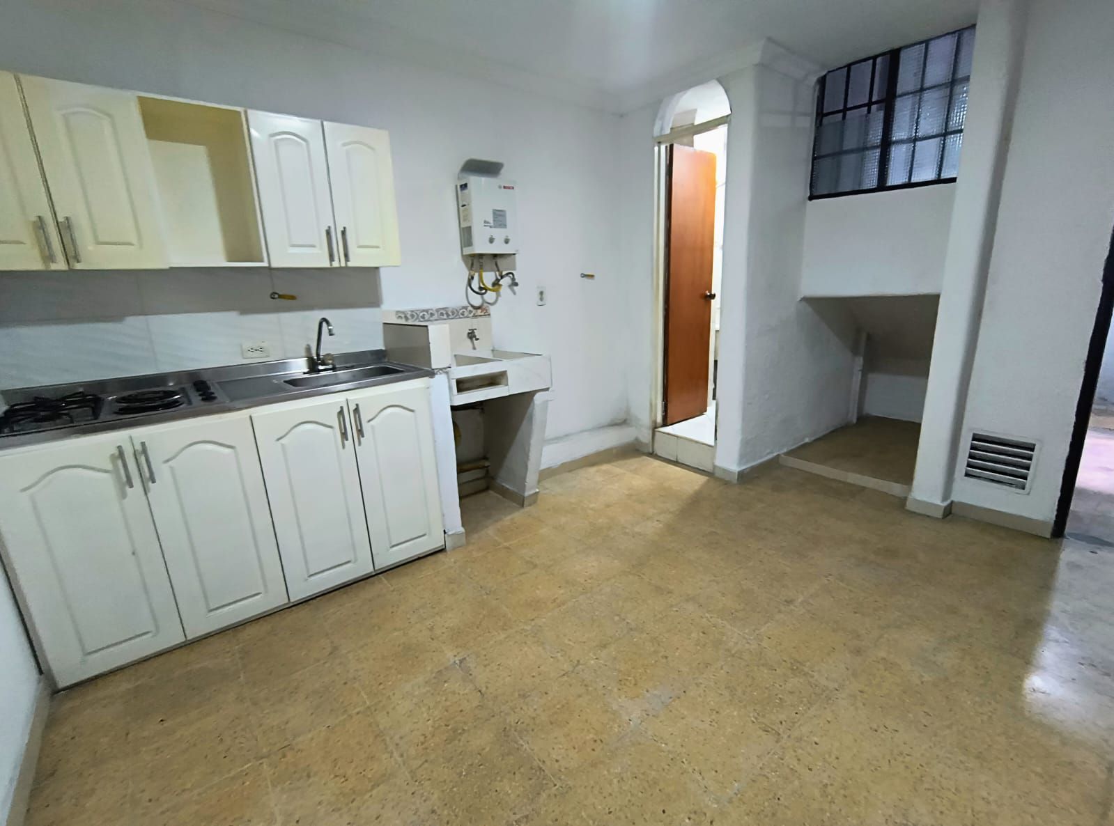 Apartaestudio en arriendo Antioquia Itagüí Las Mercedes 25 m2 Habitaciones 1 Baños 1 Garajes 0 Precio $1150000