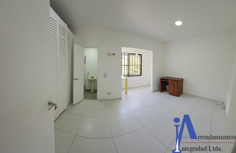 Apartaestudio en arriendo Antioquia Medellín Granada 30 m2 Habitaciones 1 Baños 1 Garajes 0 Precio $950000