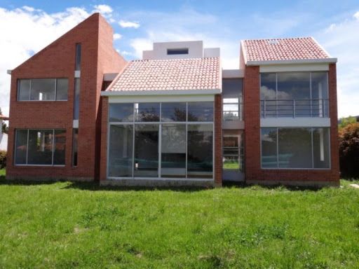 Casa en venta Cundinamarca Cajicá Santa Cruz 280 m2 Habitaciones 5 Baños 4 Garajes 2 Precio $1350000000