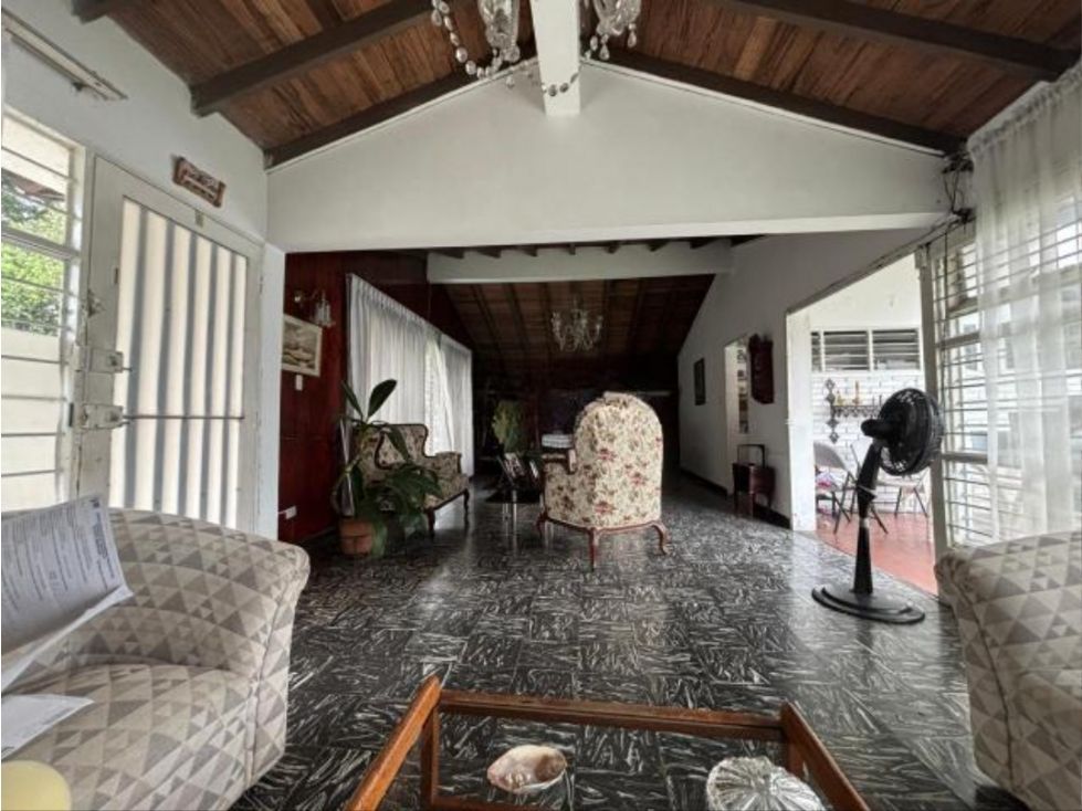 Casa en venta Valle Del Cauca Cali Prados Del Norte 385 m2 Habitaciones 4 Baños 3 Garajes 0 Precio $780000000