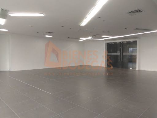 Oficina en arriendo Antioquia Medellín Alejandria 128 m2 Habitaciones 0 Baños 2 Garajes 4 Precio $13940000