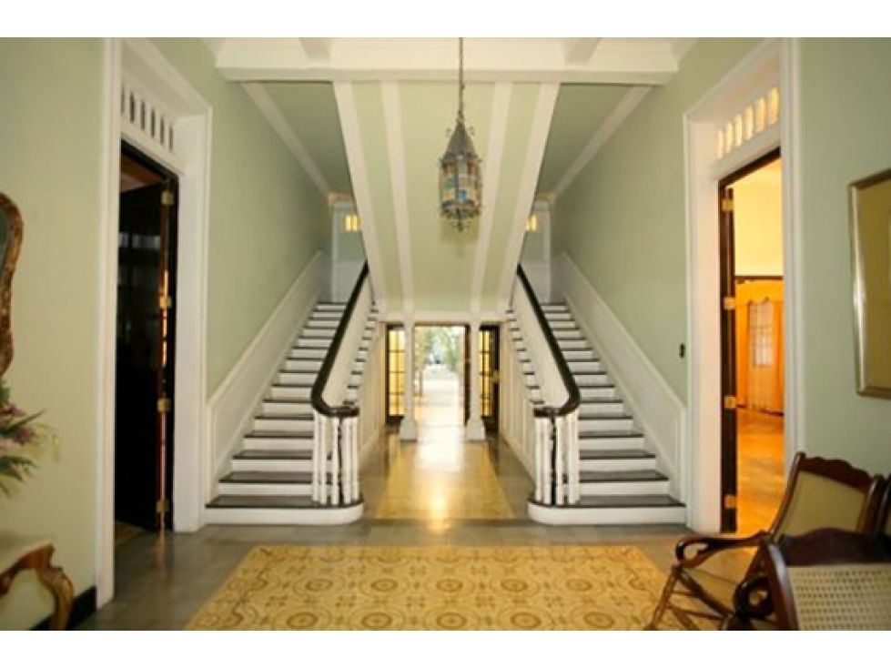 Casa en venta Bolívar Cartagena Manga 1980 m2 Habitaciones 9 Baños 7 Garajes 6 Precio $9000000000