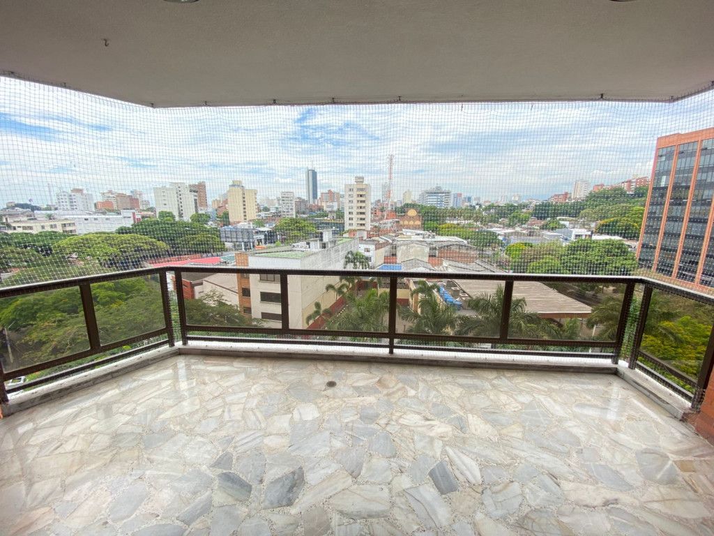 Apartamento en arriendo Valle Del Cauca Cali Santa Mónica 214 m2 Habitaciones 3 Baños 3 Garajes 2 Precio $4500000