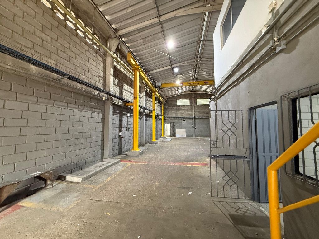 Bodega en venta Atlántico Barranquilla El Recreo 300 m2 Habitaciones 0 Baños 3 Garajes 3 Precio $1150000000