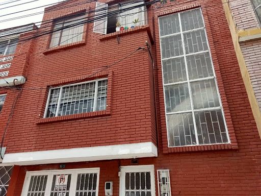 Casa en venta Cundinamarca Bogotá Centenario 316 m2 Habitaciones 12 Baños 7 Garajes 1 Precio $750000000