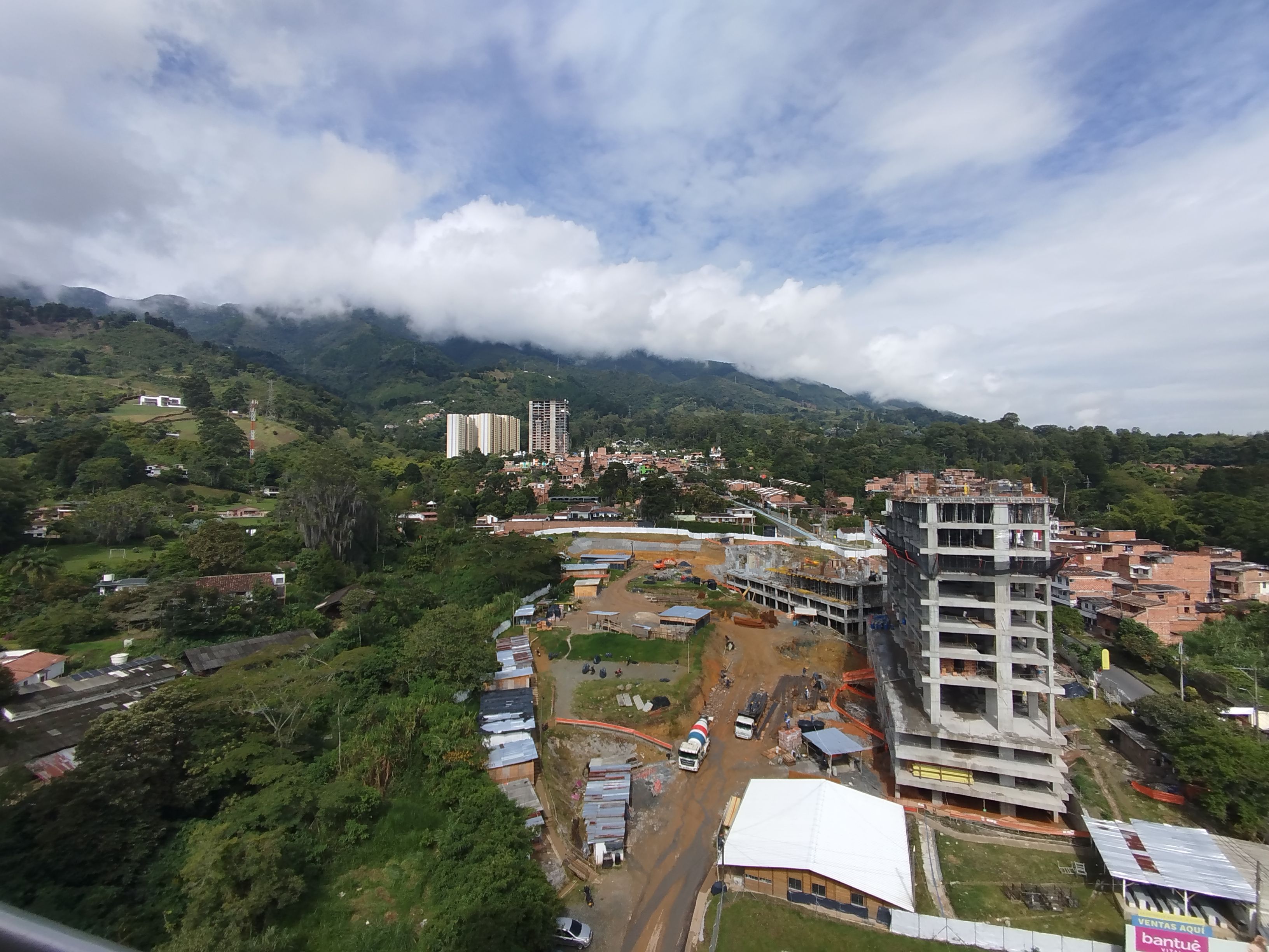 Apartamento en arriendo Antioquia La Estrella Ancón San Martín 60 m2 Habitaciones 2 Baños 2 Garajes 1 Precio $2050000