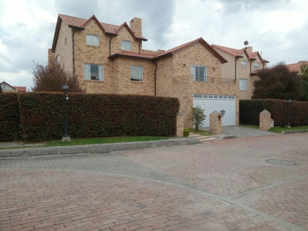 Casa Campestre en venta Cundinamarca Chía El Rosario 414 m2 Habitaciones 4 Baños 5 Garajes 4 Precio $2600000000