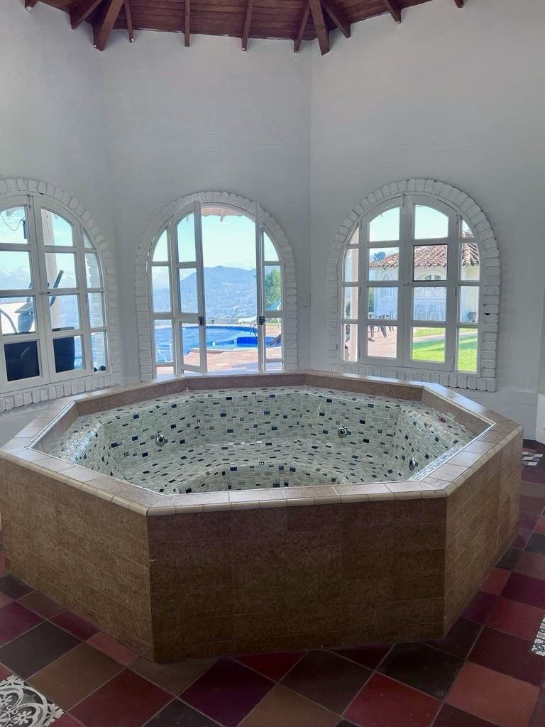 Finca en venta Antioquia La Ceja Centro 760 m2 Habitaciones 5 Baños 2 Garajes 25 Precio $4000000000