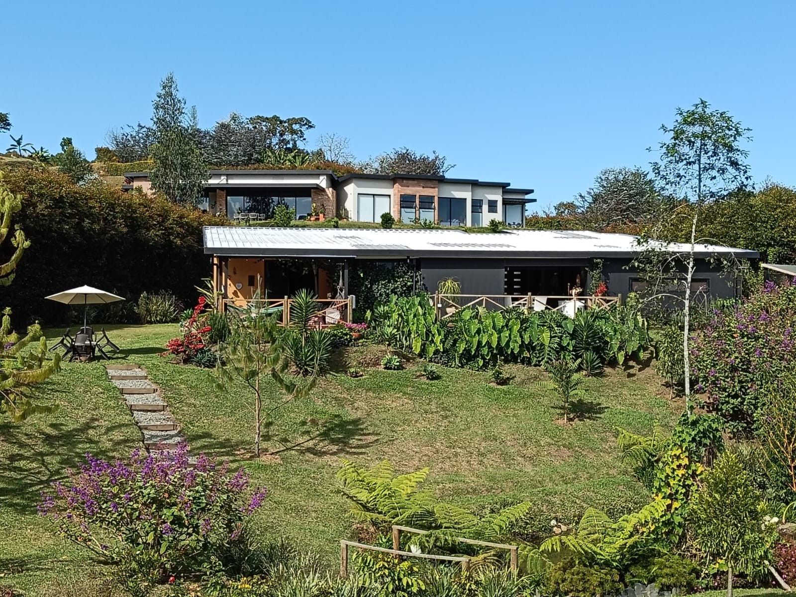 Casa Campestre en venta Antioquia La Ceja Centro 180 m2 Habitaciones 3 Baños 4 Garajes 8 Precio $2200000000