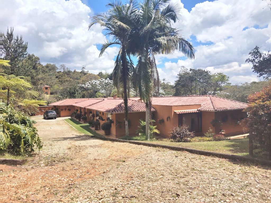 Finca en venta Antioquia El Retiro El Retiro 600 m2 Habitaciones 10 Baños 10 Garajes 10 Precio $2500000000