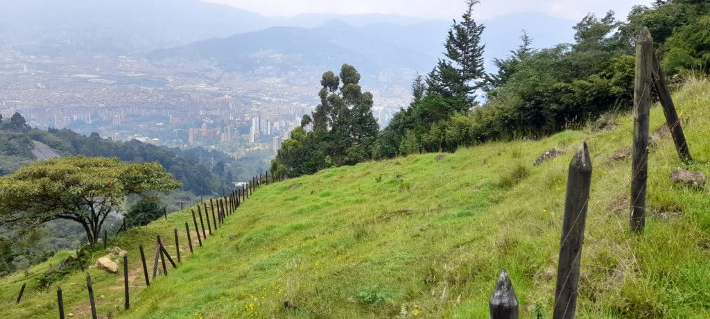 Lote en venta Antioquia Medellín Colombia 0 m2 Habitaciones 0 Baños 0 Garajes 0 Precio $1100000000