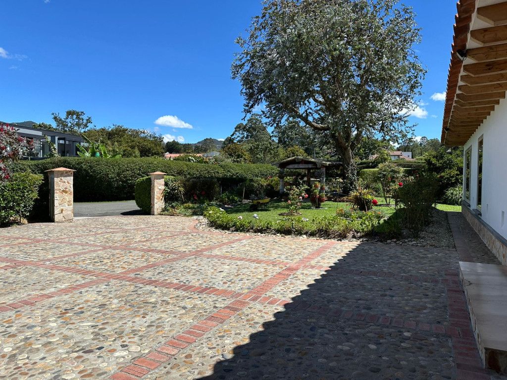 Casa en venta Antioquia Rionegro Gualanday 350 m2 Habitaciones 4 Baños 5 Garajes 2 Precio $3100000000