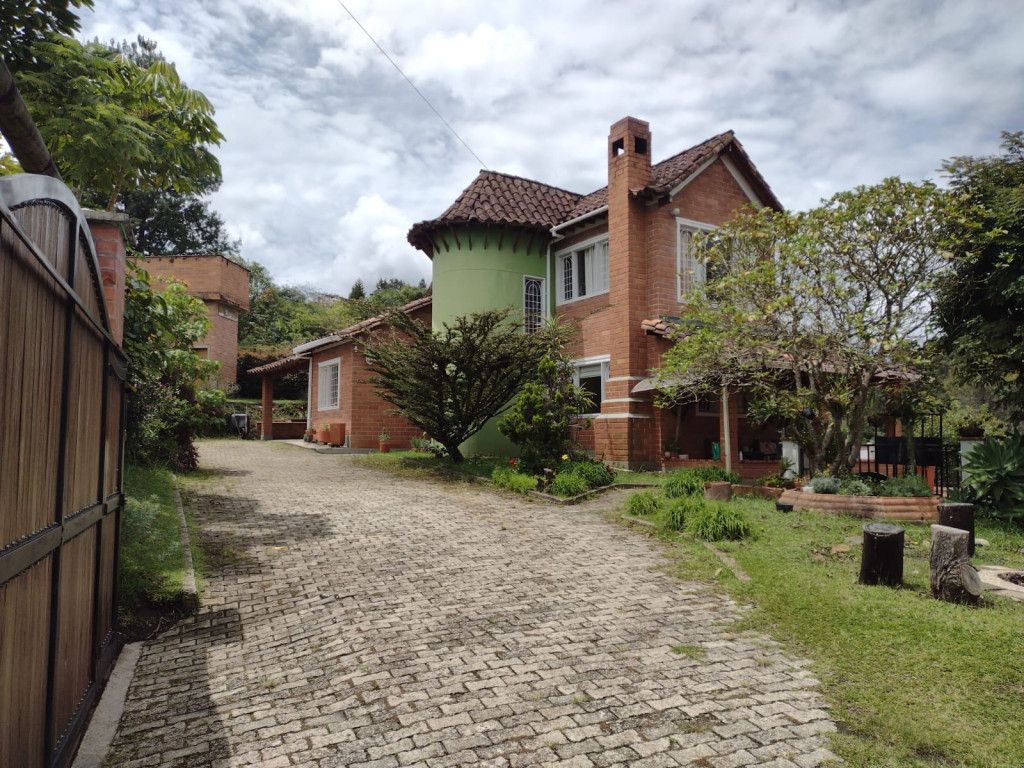 Finca en venta Antioquia Guarne Guarne 237 m2 Habitaciones 3 Baños 3 Garajes 2 Precio $985000000