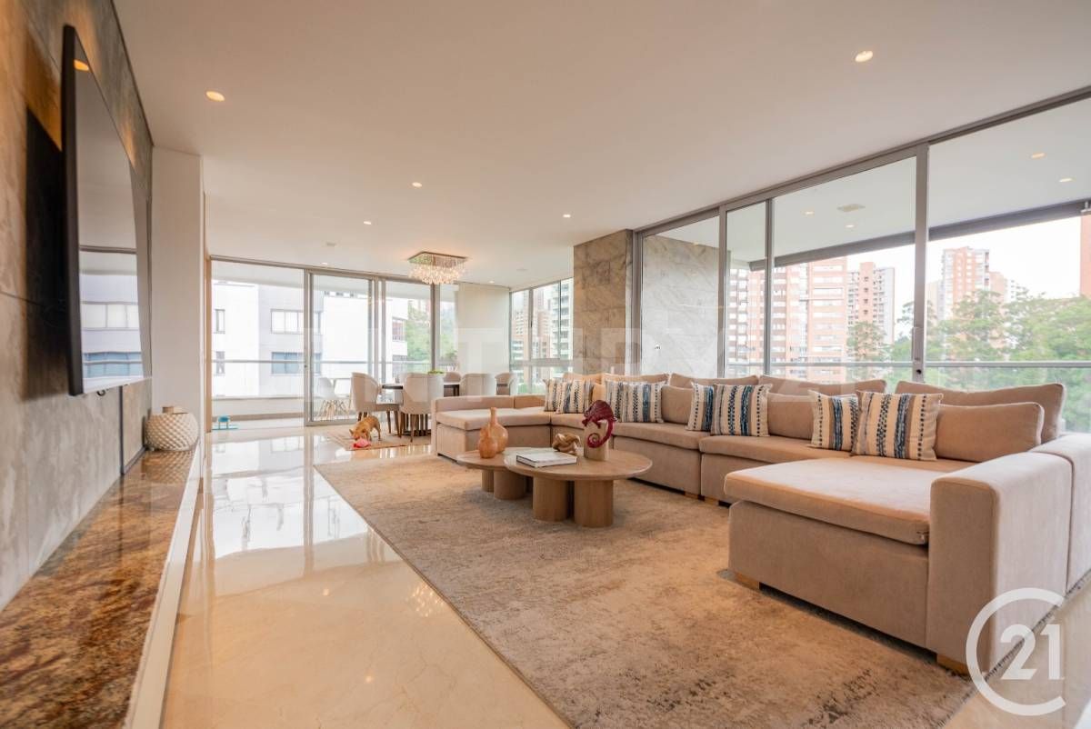 Apartamento en venta Antioquia Medellín Alejandria 277 m2 Habitaciones 3 Baños 3 Garajes 4 Precio $2500000000
