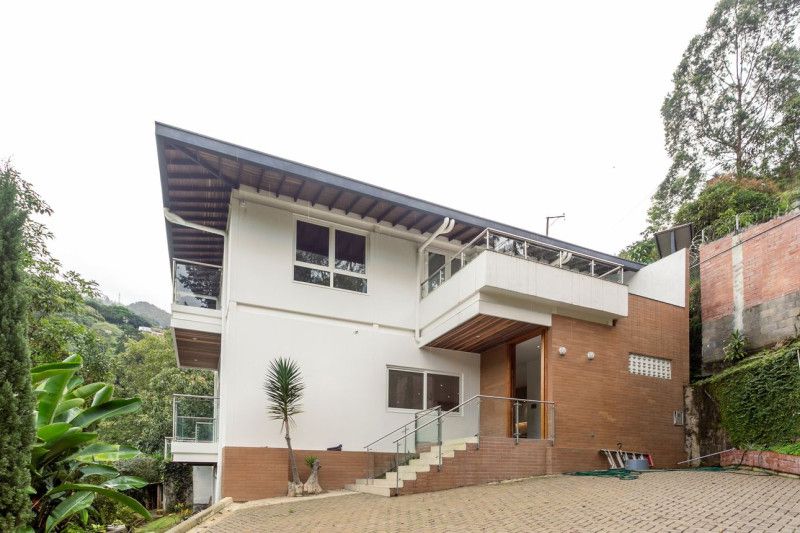 Casa en venta Antioquia Sabaneta Sabaneta 560 m2 Habitaciones 6 Baños 6 Garajes 6 Precio $2200000000