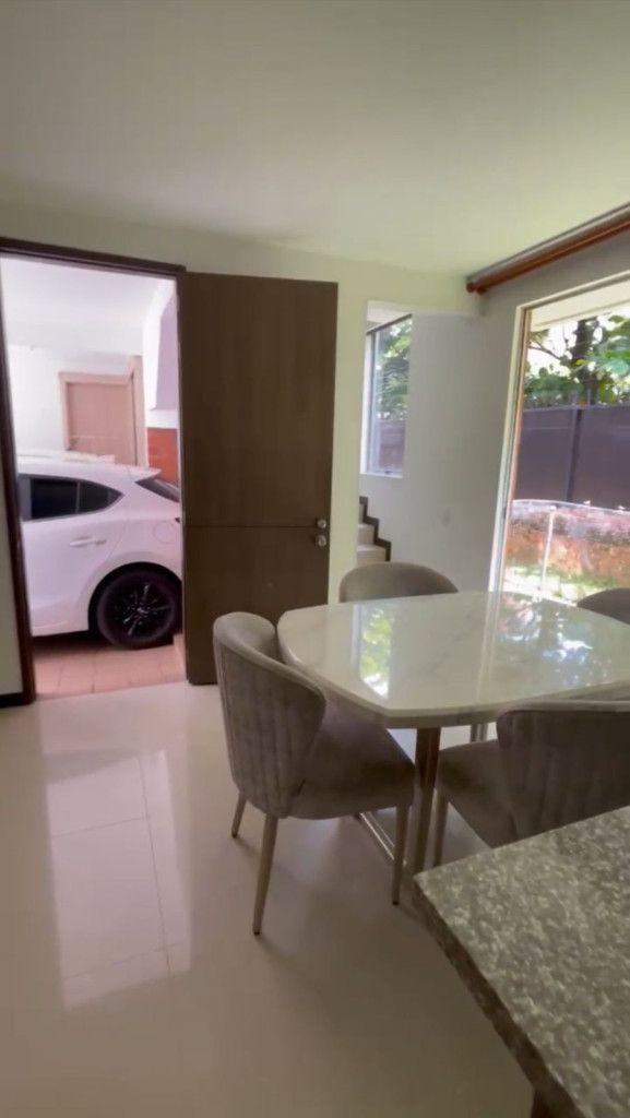 Casa en venta Valle Del Cauca Cali Julio Rincón 0 m2 Habitaciones 4 Baños 4 Garajes 2 Precio $405000000