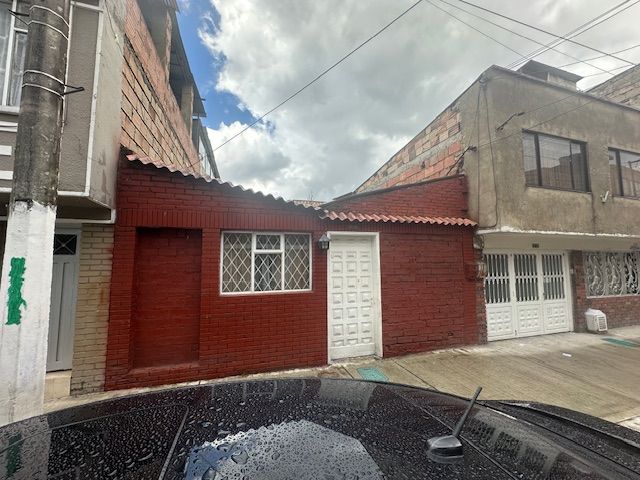 Bodega en arriendo Cundinamarca Bogotá El Real 150 m2 Habitaciones 0 Baños 1 Garajes 0 Precio $2000000