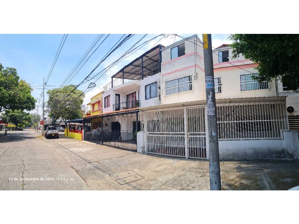 Casa en venta Valle Del Cauca Cali Champagnat 500 m2 Habitaciones 5 Baños 3 Garajes 4 Precio $910000000