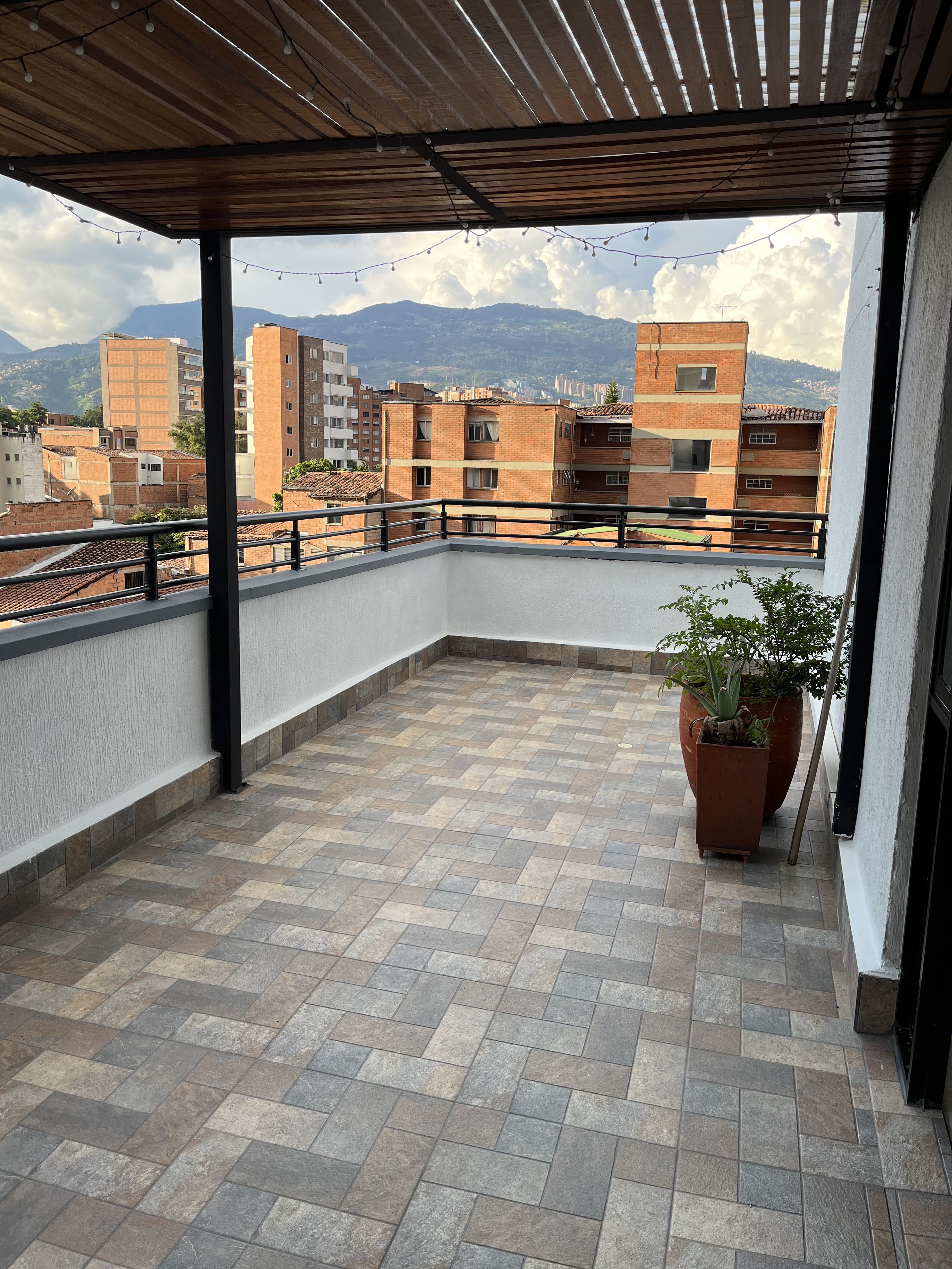 Apartamento en venta Antioquia Medellín Santa Teresita 111 m2 Habitaciones 4 Baños 3 Garajes 1 Precio $650000000