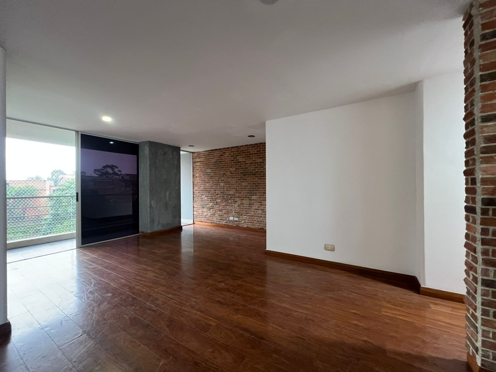 Apartamento en arriendo Antioquia Envigado La Inmaculada 77 m2 Habitaciones 2 Baños 2 Garajes 1 Precio $3350000