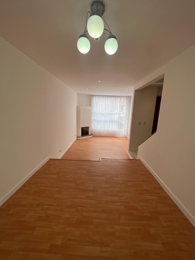 Casa en arriendo Cundinamarca Bogotá Villa Nova 98 m2 Habitaciones 3 Baños 3 Garajes 2 Precio $3000000