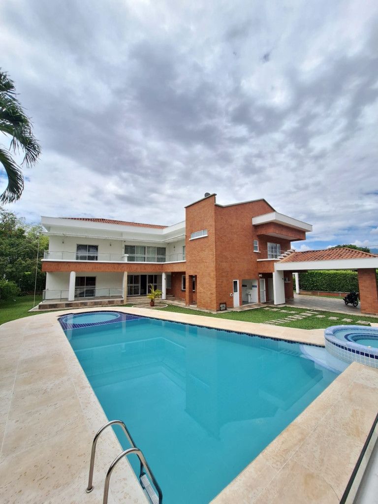 Casa en arriendo Valle Del Cauca Jamundí Libertadores 1548 m2 Habitaciones 6 Baños 6 Garajes 0 Precio $7500000