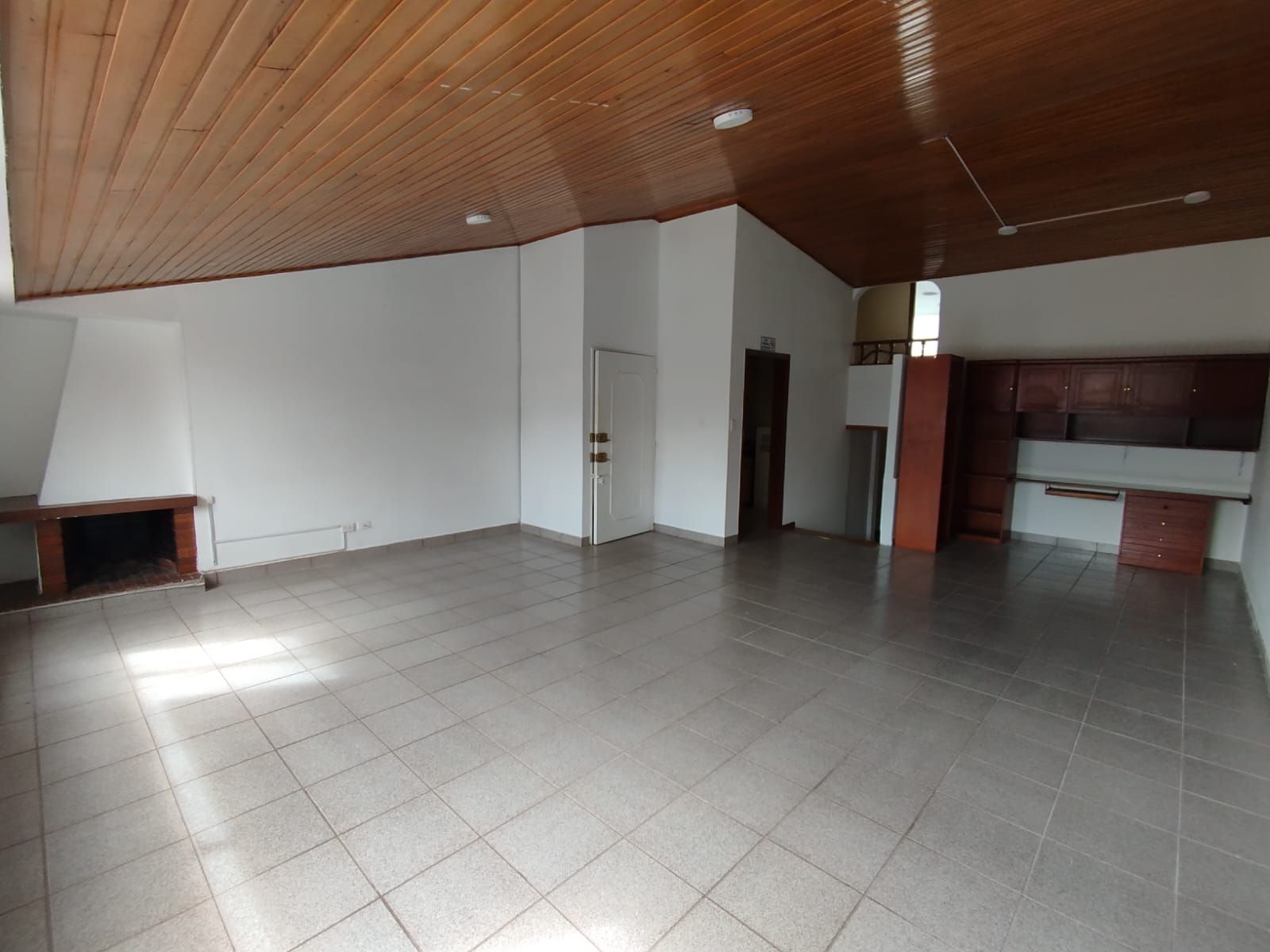 Apartamento en arriendo Cundinamarca Bogotá Santa Cecilia 120 m2 Habitaciones 4 Baños 2 Garajes 0 Precio $3500000