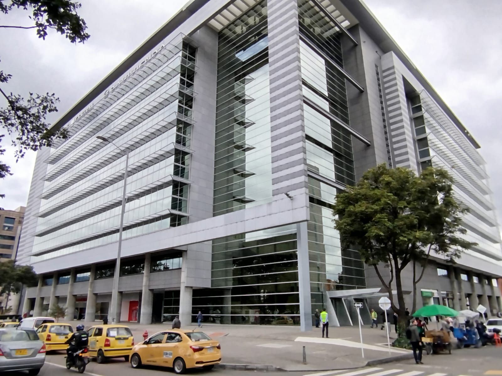 Oficina en arriendo Cundinamarca Bogotá Ciudad Salitre Occidental 247 m2 Habitaciones 0 Baños 2 Garajes 2 Precio $20000000